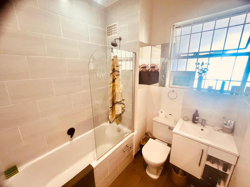 2 Bedroom Property for Sale in Newlands Western Cape